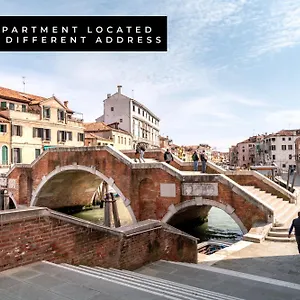 Palazzo San Luca 3*, Venezia Italia